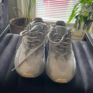 Yeezy boost 700 -Authentic